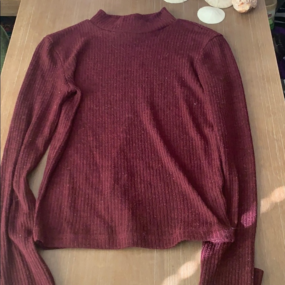 maroon top